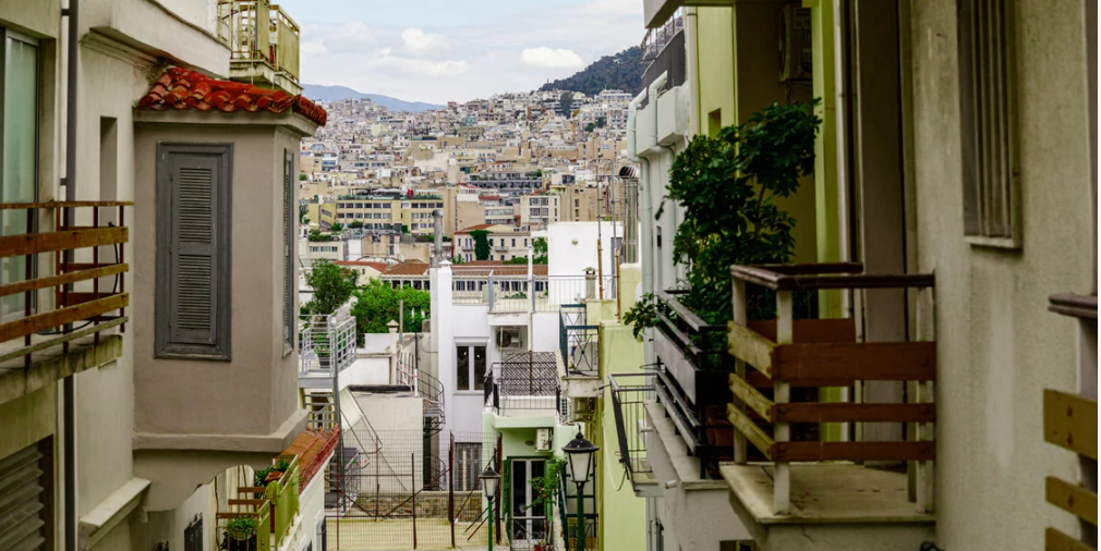 Μαγνήτης για εγχώριους και ξένους επενδυτές η αγορά ακινήτων στην Ελλάδα