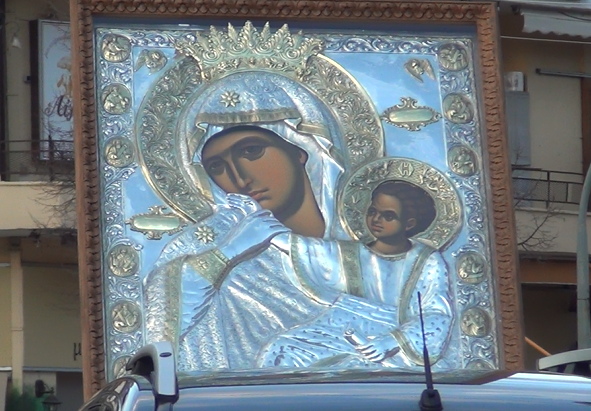 Το αντίγραφο της Ιεράς Εικόνας της Παναγίας Παραμυθίας υποδέχθηκε η πόλη των Γρεβενών (Βίντεο – Φωτογραφίες)