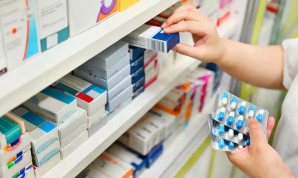 Έρχονται αυξήσεις στις τιμές των φαρμάκων με πρόσχημα τις ελλείψεις – Τι είπε ο Πλεύρης