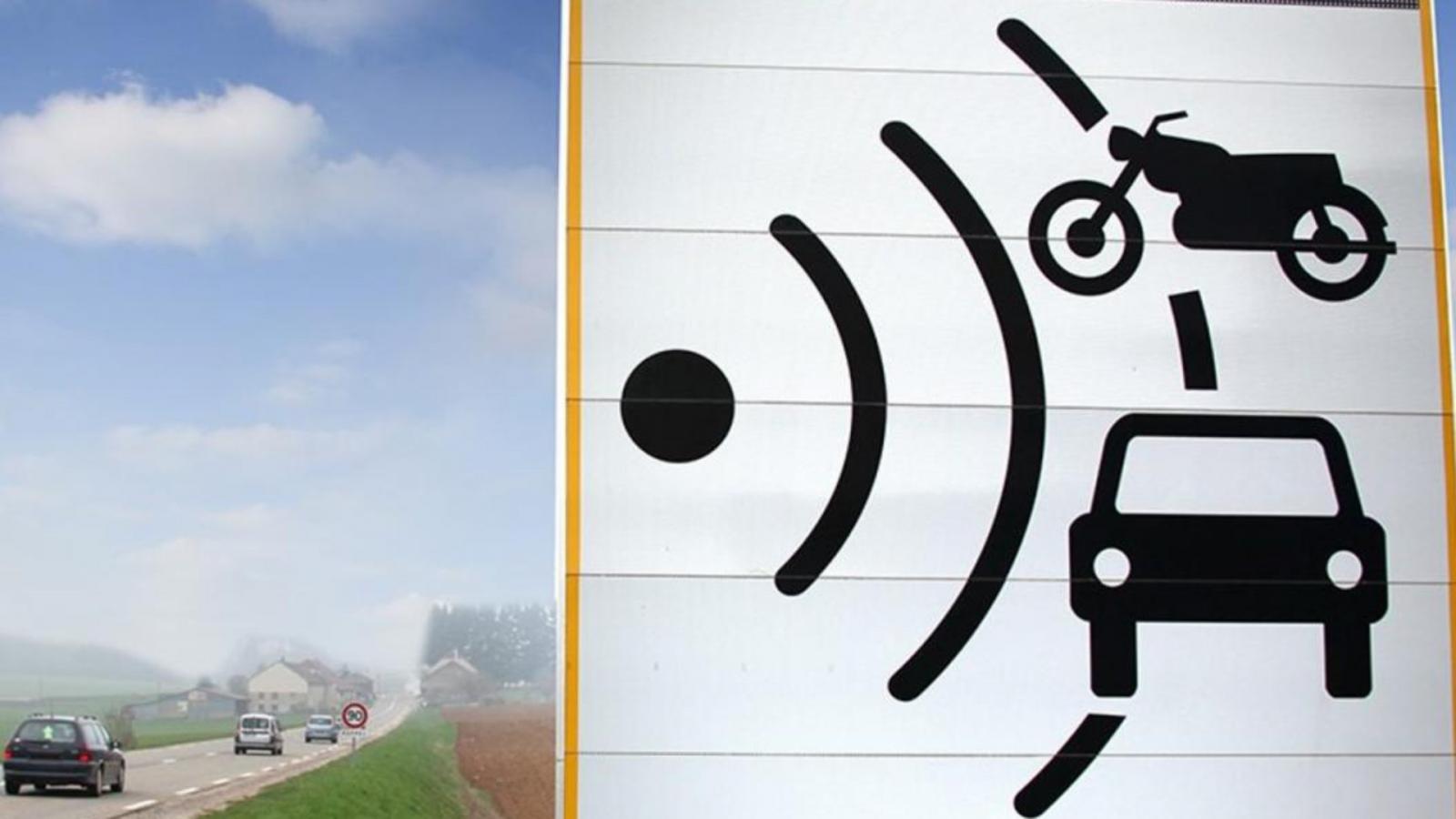 Όχι δεν είναι wi-fi: Για τι μας προειδοποιεί αυτή η πινακίδα που βλέπουμε στους δρόμους;