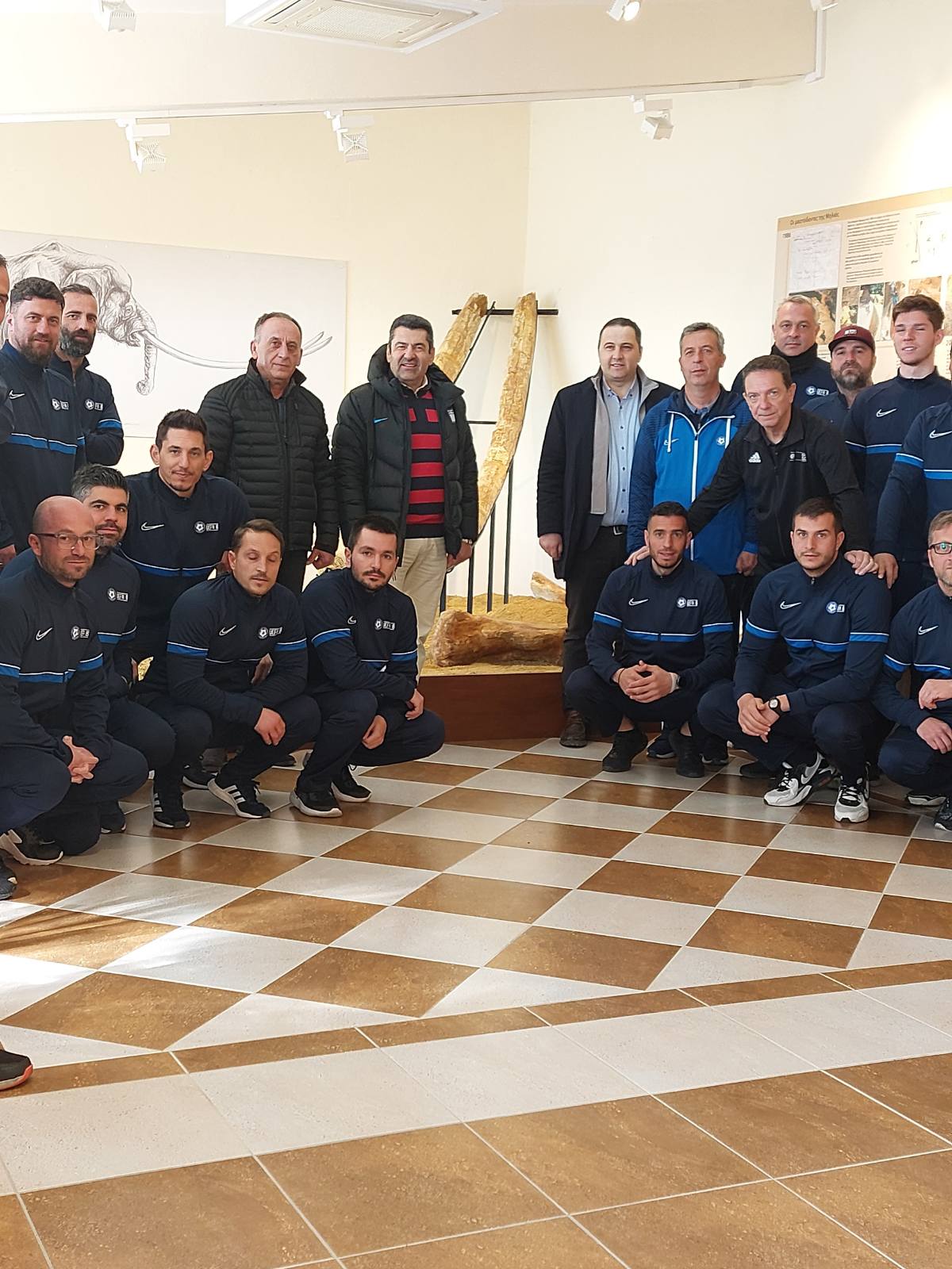 Eπίσκεψη συμμετεχόντων στην Σχολή UEFA B της ΕΠΟ στο Μουσείο Φυσικής Ιστορίας της Μηλιάς