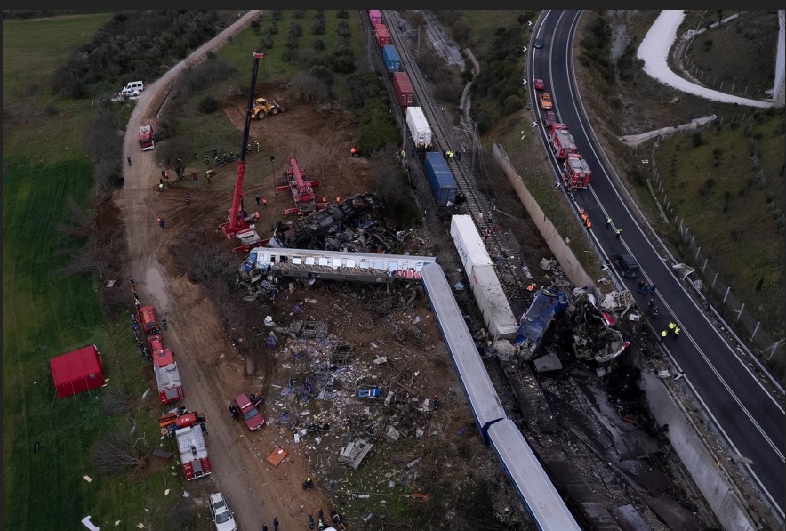 Σύγκρουση τρένων στα Τέμπη: 36 οι νεκροί, 66 οι τραυματίες στα νοσοκομεία – Στο «φως» τα αίτια της τραγωδίας