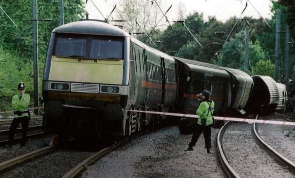 Τρένο: Πώς τέσσερα δυστυχήματα άλλαξαν την πορεία της ιδιωτικοποίησης των σιδηροδρόμων στη Βρετανία