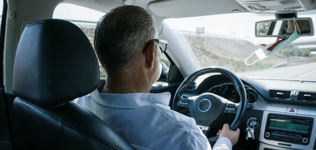 Αλλάζουν τα όρια ηλικίας στα διπλώματα οδήγησης – Τι θα συμβεί με τους μεγαλύτερους σε ηλικία οδηγούς