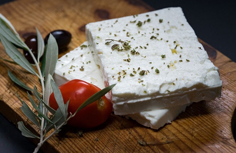 Φέτα: Στα διεθνή δικαστήρια για την προστασία του ελληνικού τυριού