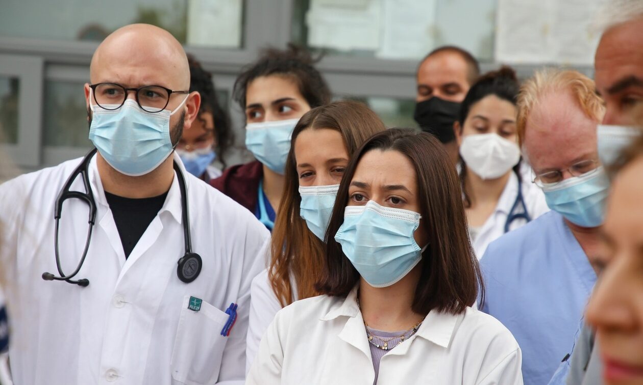 Εγκρίθηκαν οι μετακινήσεις 500 γιατρών και νοσηλευτών
