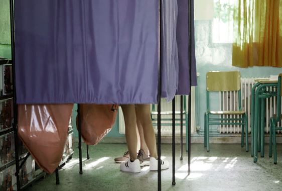 Εκλογές 2023: Τι ψήφισαν οι Έλληνες ανά ηλικιακή ομάδα