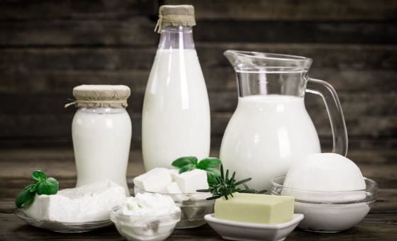 Ακριβότερα έως 128,6% πληρώνουν οι Έλληνες το γάλα