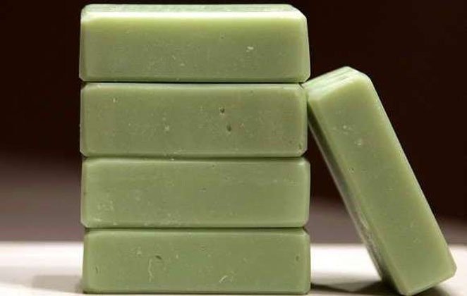 Πράσινο φυσικό σαπούνι: Οι ευεργετικές χρήσεις του