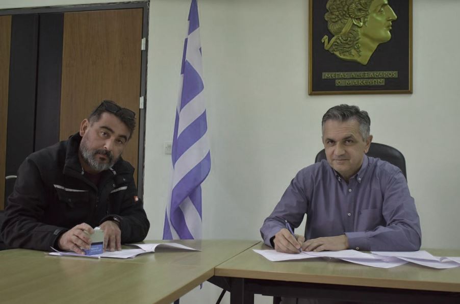 Υπογραφή σύμβασης από τον Περιφερειάρχη Γ. Κασαπίδη για το έργο «Εργασίες ανακατασκευής καταστρώματος Υψηλής Γέφυρας Σερβίων»