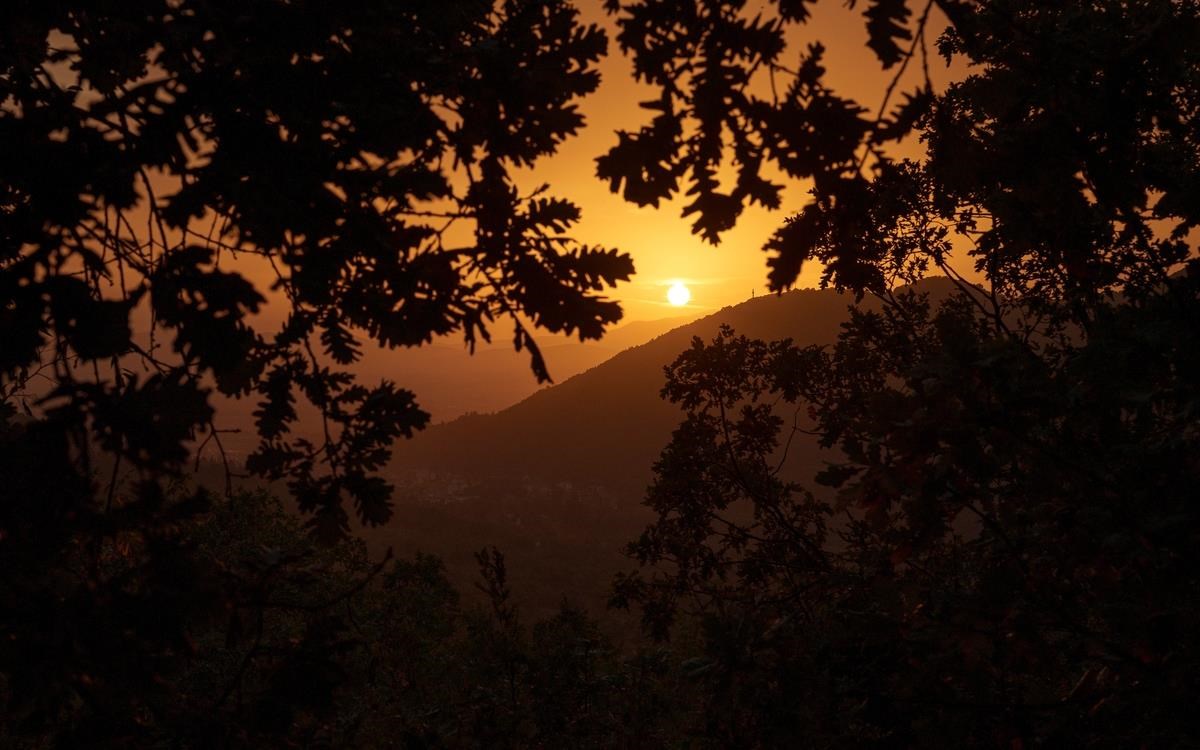 Δείτε την πανέμορφη ανατολή ηλίου από τη Φλώρινα (φωτογραφίες)