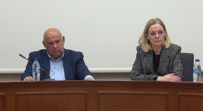 Δημοτικό Συμβούλιο: <<Να παραιτηθείς κ. Τριγώνη...>> ( Βίντεο – Φωτογραφίες)
