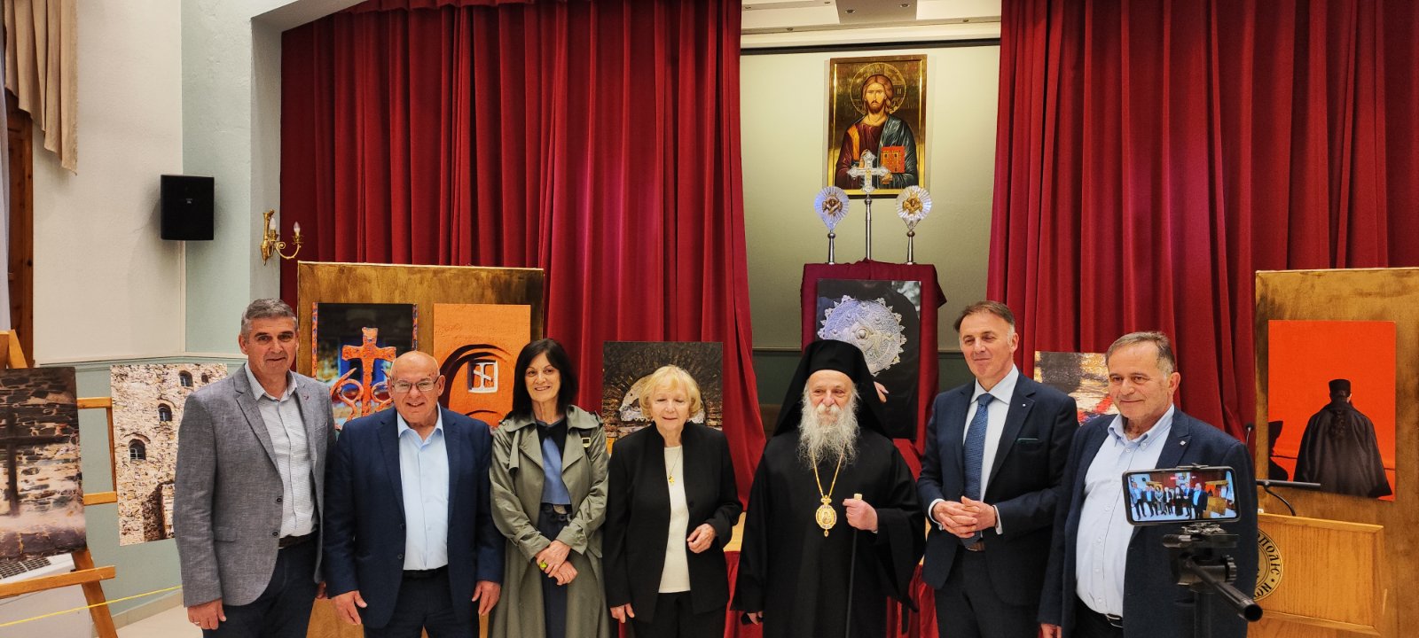 Εγκαινιάστηκε η Έκθεση της Αγιορειτικής Εστίας στην Ιερά Μητρόπολη Γρεβενών