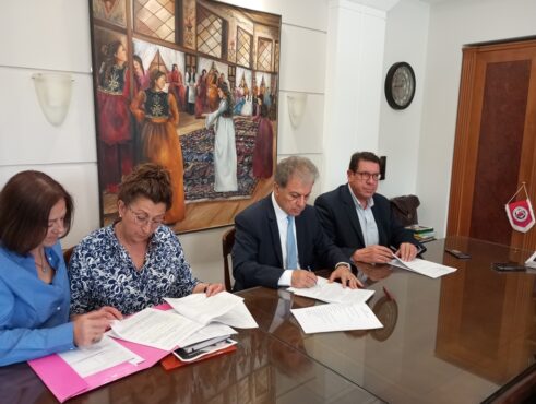 Υπογραφή Σύμβασης 2.054.725,70€ για την Ενεργειακή Αναβάθμιση του Νοσοκομείου Καστοριάς, παρουσία του Περιφερειάρχη Δυτ. Μακεδονίας Γιώργου Αμανατίδη