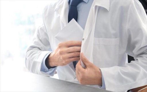 Καταδικάστηκε γιατρός για “φακελάκια” από ασθενείς στο Θεαγένειο