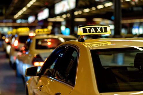 Ταξί: Μονιμοποίηση του μειωμένου συντελεστή ΦΠΑ στο 13% από το 24%