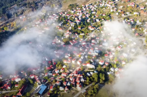 Στην Αθήνα 40°C, εκεί 10°C: Το πιο δροσερό μέρος της Ελλάδας που θες κουβέρτα το κατακαλόκαιρο