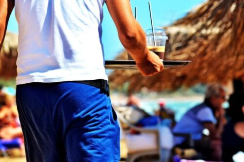 ΥΠΕΚΑ: 16 απαντήσεις για τον νέο εργασιακό νόμο και την απασχόληση 13 ωρών