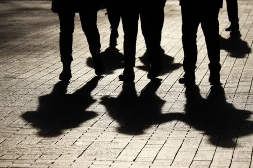 Συνελήφθησαν άμεσα 2 ημεδαποί για απόπειρα ληστείας σε βάρος ανηλίκου στην πόλη της Κοζάνης