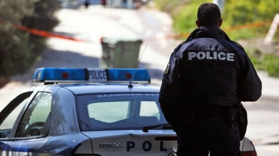 Εξιχνιάστηκαν άμεσα -2- περιπτώσεις κλοπής, που τελέστηκαν σε βάρος -2- ημεδαπών, με τη μέθοδο του εναγκαλισμού, στην πόλη της Φλώρινας