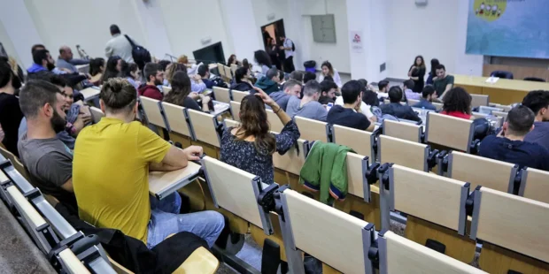 Φρένο στους «αιώνιους» φοιτητές – Ποια Πανεπιστήμια έχουν τους περισσότερους, ποιοι θα έχουν μία τελευταία ευκαιρία