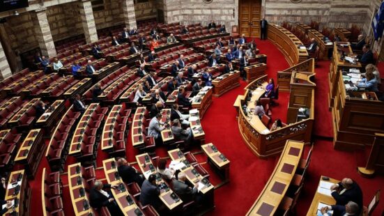 Επίδομα «επικινδυνότητας» για υπαλλήλους της βουλής – Έντονες αντιδράσεις από πυροσβέστες, κτηνιάτρους και γεωτεχνικούς