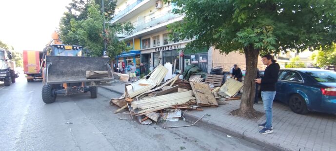 Δήμος Γρεβενών: Απομάκρυνση παλαιών και αχρησιμοποίητων περιπτέρων από το κέντρο της πόλης