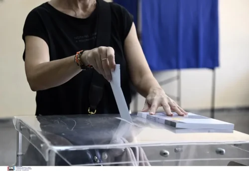 Δημοσκόπηση Pulse: Ανοδος για τη ΝΔ, στις 15 μονάδες η διαφορά από το ΠΑΣΟΚ – Οκτώ κόμματα στη Βουλή