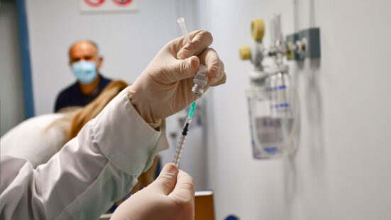 «Φέτος, έπειτα από καιρό, ο κορωνοϊός παρουσιάζει έξαρση»