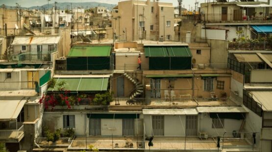 ΑΑΔΕ: Επιστρέφει φόρους ακινήτων από το 2014