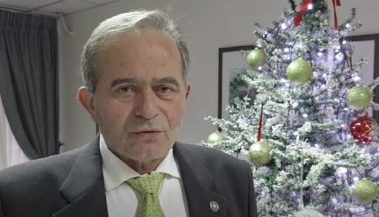 Οι ευχές του Αντιπεριφερειάρχη Π.Ε. Γρεβενών, Ιωάννη Τσακνάκη, για το 2026 (Βίντεο)