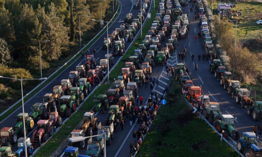 Πάνω από 1.000 τρακτέρ στην Εθνική Οδό – Κλειστή η ΠΑΘΕ και ο αυτοκινητόδρομος Ε65
