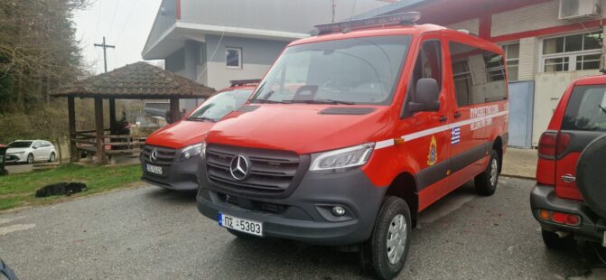 Νέο Mercedes Sprinter 4×4 ενισχύει τον στόλο της Πυροσβεστικής Υπηρεσίας Γρεβενών