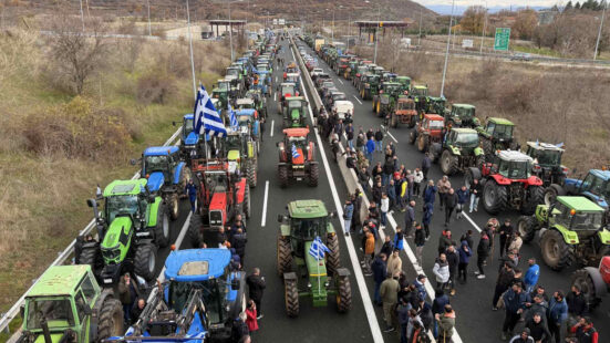 Αγρότες: Ομόφωνη απόφαση για κλιμάκωση – 48ωρος αποκλεισμός Πέμπτη και Παρασκευή