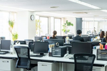 Νέος εργασιακός νόμος: Δυνατότητα 13ωρης και τετραήμερης εργασίας από 16 Φεβρουαρίου