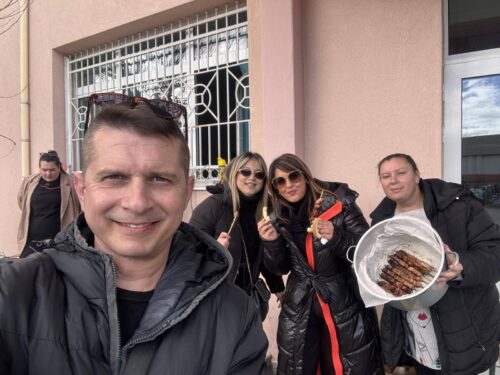 Ο σύλλογος γονέων και κηδεμόνων του 3ου Δημοτικού Σχολείου Γρεβενών σας εύχεται Καλές Αποκριές