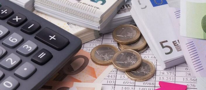 ΠΑΝΣΕΚΤΕ: Αυξάνονται οι ασφαλιστικές εισφορές για τους ελεύθερους επαγγελματίες – Τα νέα ποσά ανά κατηγορία