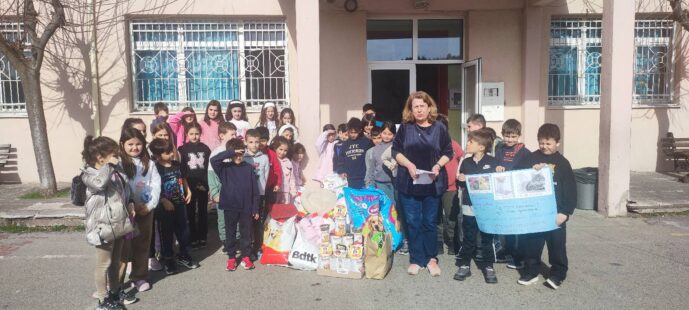 Μαθητές του 3ου Δημοτικού Σχολείου Γρεβενών στέλνουν μήνυμα αγάπης για τα αδέσποτα ζώα