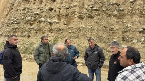 Αυτοψία στον «Κούρναβο» μετά τη μεγάλη κατολίσθηση – Στο σημείο κλιμάκιο της ΠΕ Κοζάνης και του Δήμου Βελβεντού