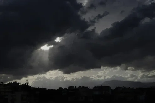 Καιρός Πάσχα: Έρχεται χειμωνιάτικη «επιστροφή» από το Μεγάλο Σάββατο