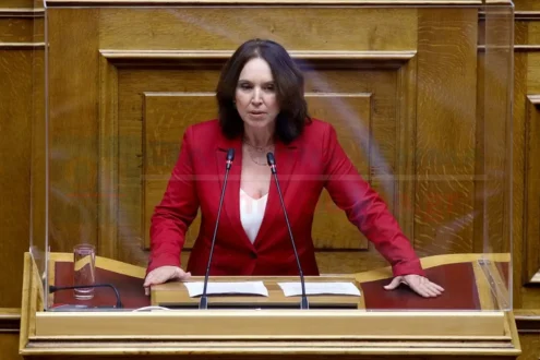 Καλλιόπη Βέττα: Που πήγαν τα 7,5 δις και οι μεγάλες επενδύσεις που τάξατε στην περιοχή; Τι θα γίνουν οι εργαζόμενοι, μόνιμοι, συμβασιούχοι και εργολαβικοί, με το κλείσιμο των μονάδων;