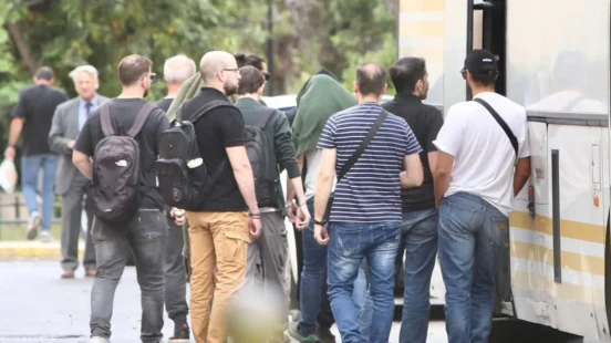 Ελεύθεροι με περιοριστικούς όρους οι γονείς του φερόμενου ως αρχηγού του κυκλώματος ΟΠΕΚΕΠΕ από την Κοζάνη