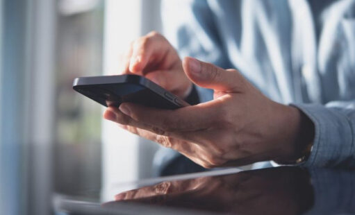 Voucher έως 70 ευρώ για smartphone: Ποιοι είναι οι δικαιούχοι